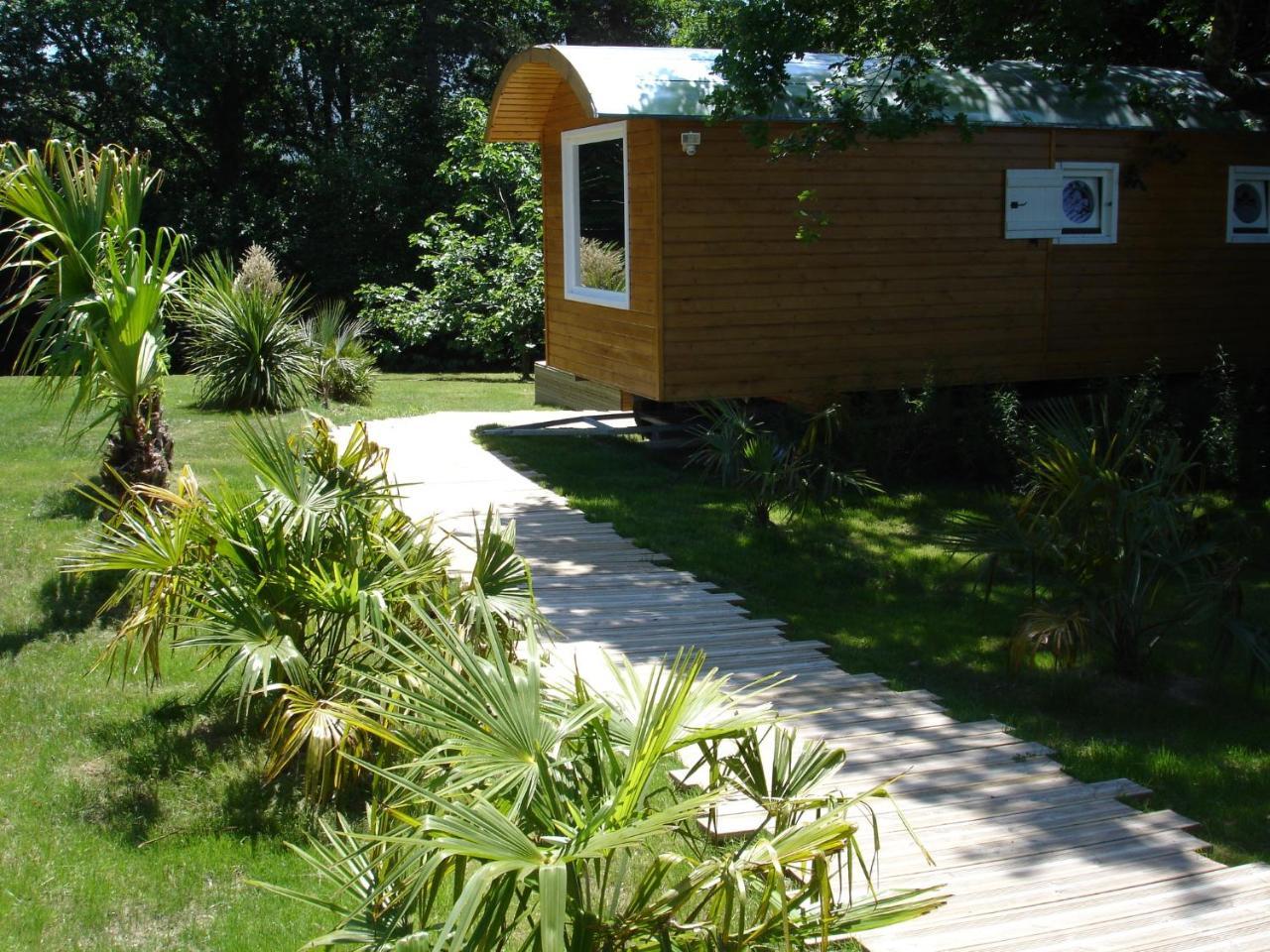 Marosenia Ttiki - Cabanes Et Spa Ascain Exterior photo